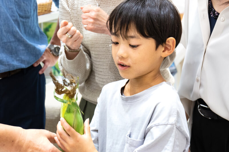 めずらし野菜発見＆カップサラダ体験の様子